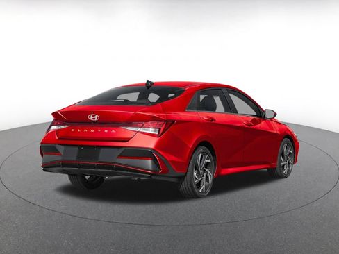Used 2025 Hyundai Elantra SEL FWD image 2