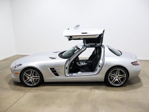Used 2012 Mercedes-Benz SLS AMG Coupe image 5