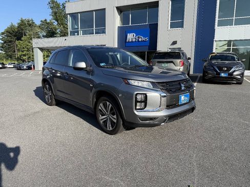 Used 2020 Mitsubishi Outlander Sport Black Edition FWD image 6
