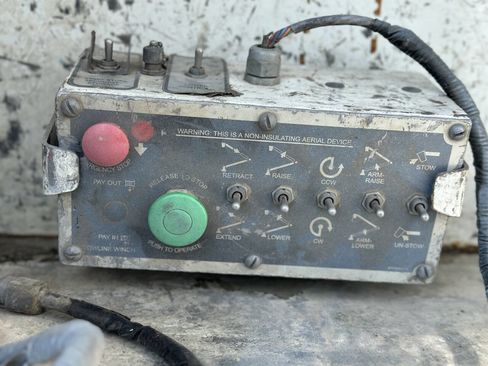 Used 2014 Ford F550 2WD Regular Cab Super Duty image 6