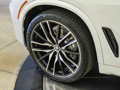 Used 2022 BMW X5 xDrive40i w/ M Sport Package AWD/4WD image 10