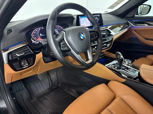 Used 2020 BMW 530i w/ Premium Package RWD image 24
