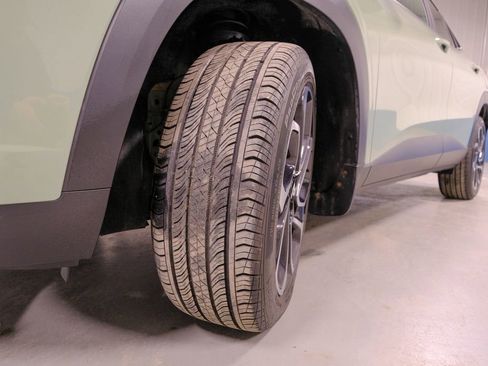 Used 2024 Chevrolet Trax RS w/ Sunroof Package image 38