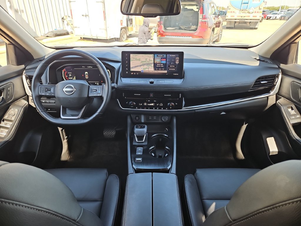 Used 2025 Nissan Rogue SL w/ SL Premium Package FWD image 17