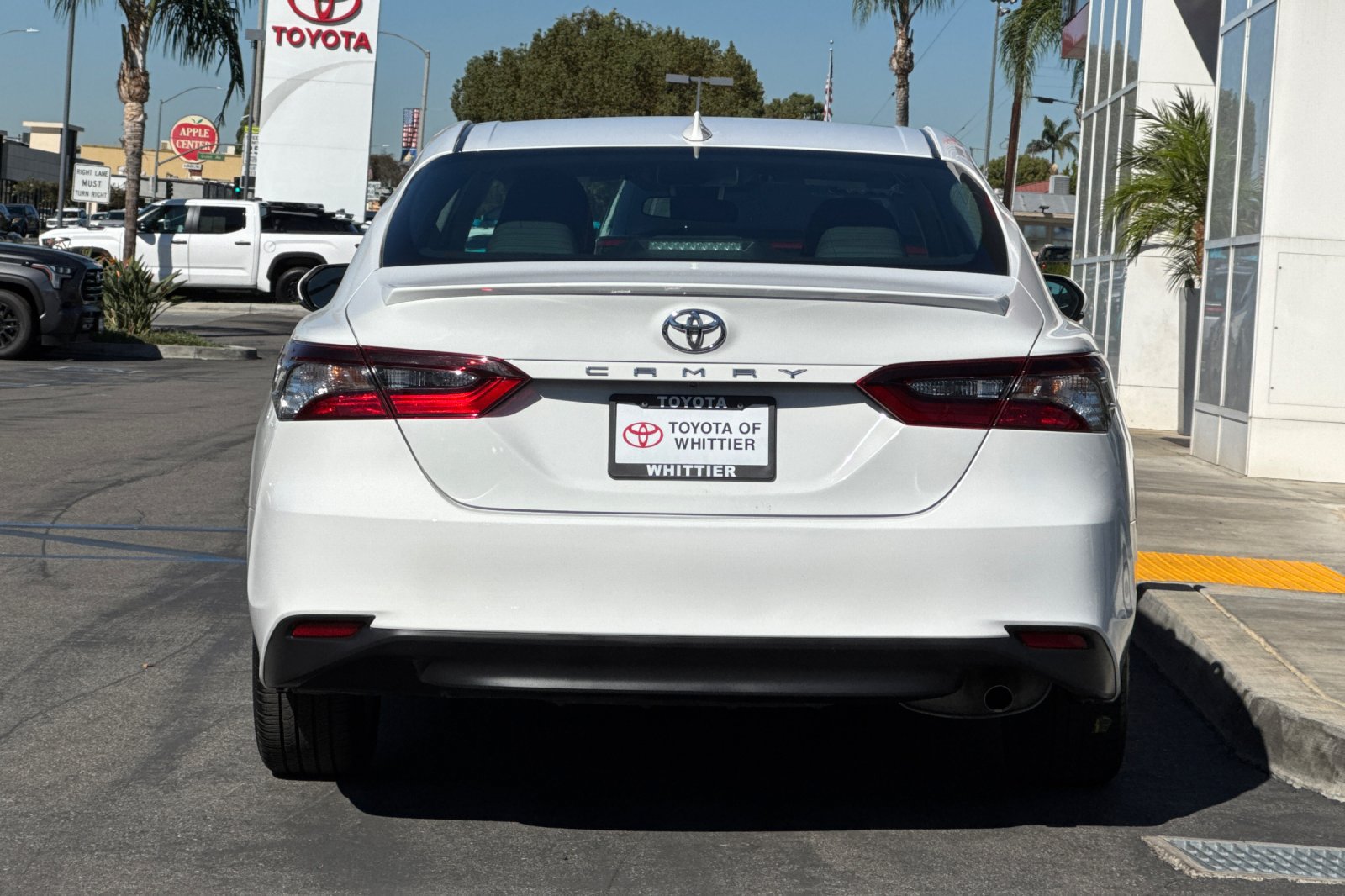Used 2022 Toyota Camry LE w/ Carpet Mat Package (TMS) FWD image 6
