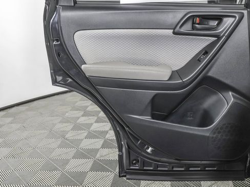 Used 2017 Subaru Forester 2.5i Premium image 40