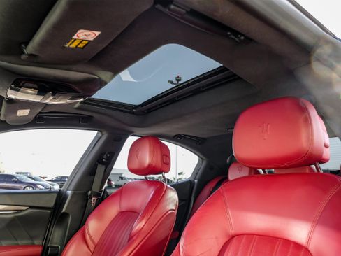Used 2019 Maserati Ghibli S image 4
