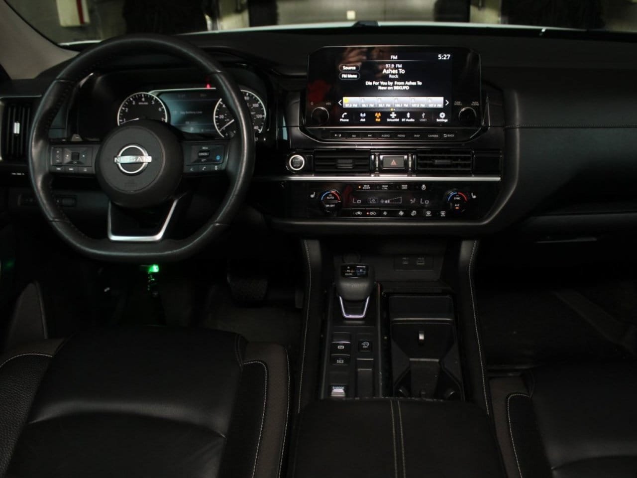 Used 2022 Nissan Pathfinder SL w/ SL Black Package FWD image 20