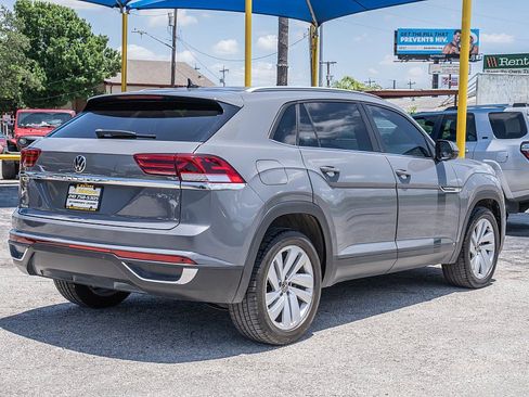 Used 2021 Volkswagen Atlas Cross Sport SE FWD image 5