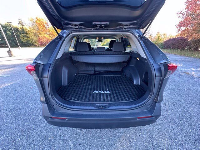 Used 2020 Toyota RAV4 LE w/ All Weather Liner Package AWD/4WD image 10