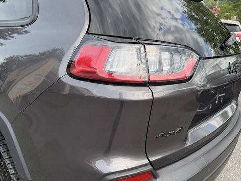 Used 2021 Jeep Cherokee Latitude Plus AWD/4WD image 13