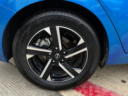 Used 2025 Nissan Sentra SV image 9