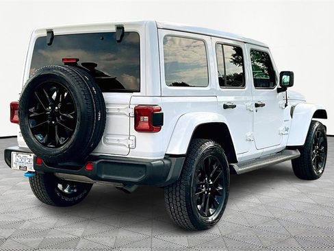 Used 2022 Jeep Wrangler Unlimited Sahara w/ Cold Weather Group image 2