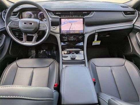 New 2025 Jeep Grand Cherokee Limited w/ Black Appearance Package image 24