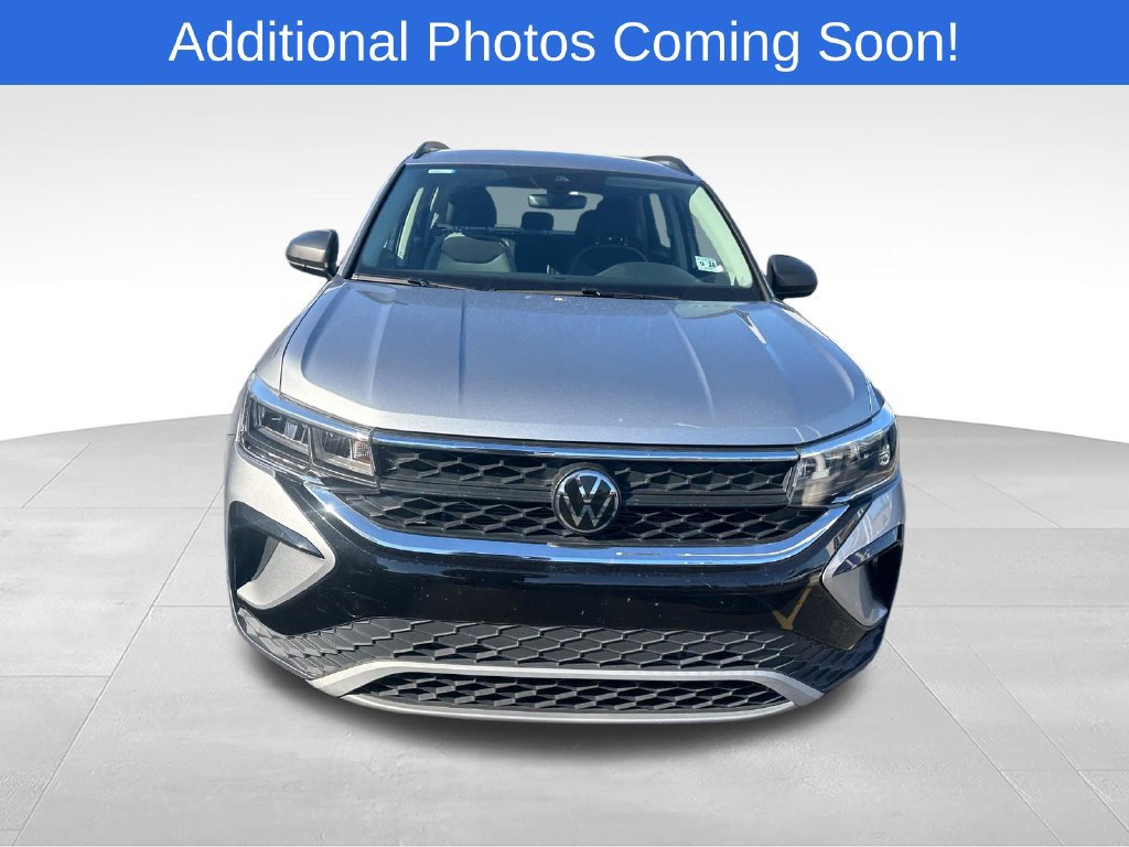 Used 2024 Volkswagen Taos S FWD image 2