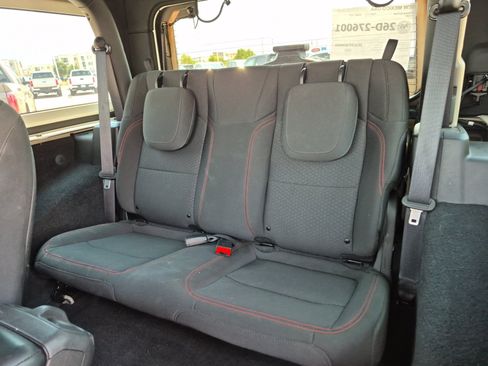 Used 2022 Jeep Wrangler Rubicon AWD/4WD image 20
