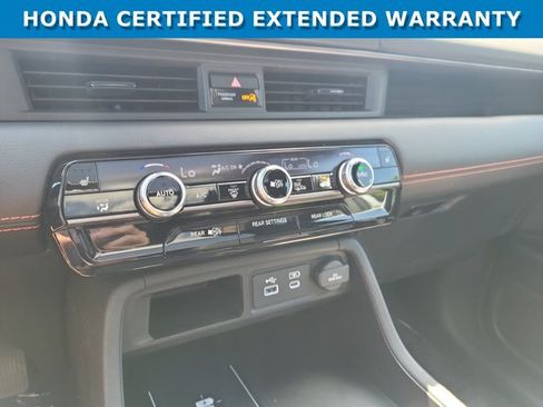 Certified 2025 Honda Pilot TrailSport image 40