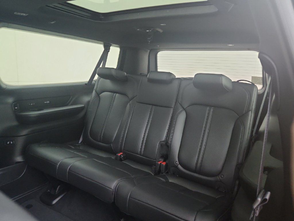New 2026 Jeep Grand Wagoneer L 4WD w/ Premium Group I image 31
