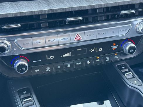 Used 2023 Kia Telluride SX image 28