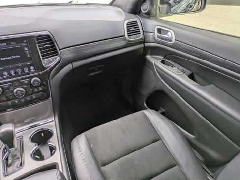 Used 2021 Jeep Grand Cherokee Laredo X image 17