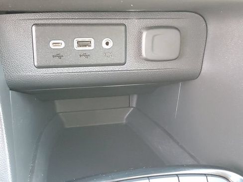 Used 2023 Buick Encore GX Essence w/ Experience Buick Package AWD/4WD image 18