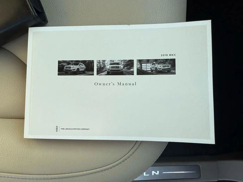 Used 2019 Lincoln MKC Premiere image 31