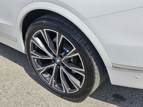Used 2019 BMW X7 xDrive50i w/ Premium Package AWD/4WD image 8