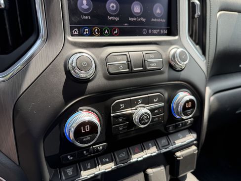 Used 2020 GMC Sierra 2500 Denali w/ Denali Ultimate Package AWD/4WD image 25