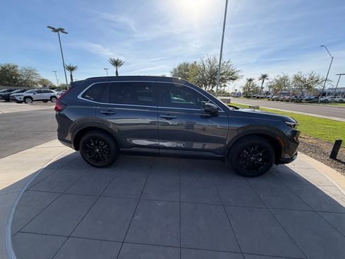 Used 2025 Honda CR-V Sport-L image 4