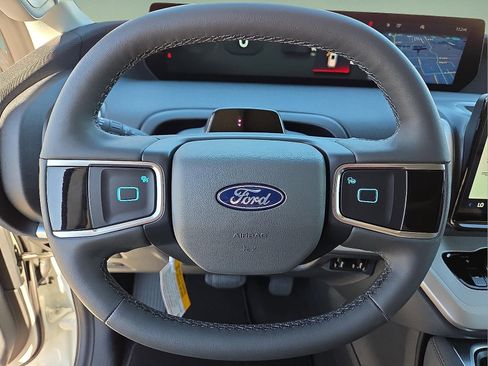 New 2025 Ford Expedition Active image 24