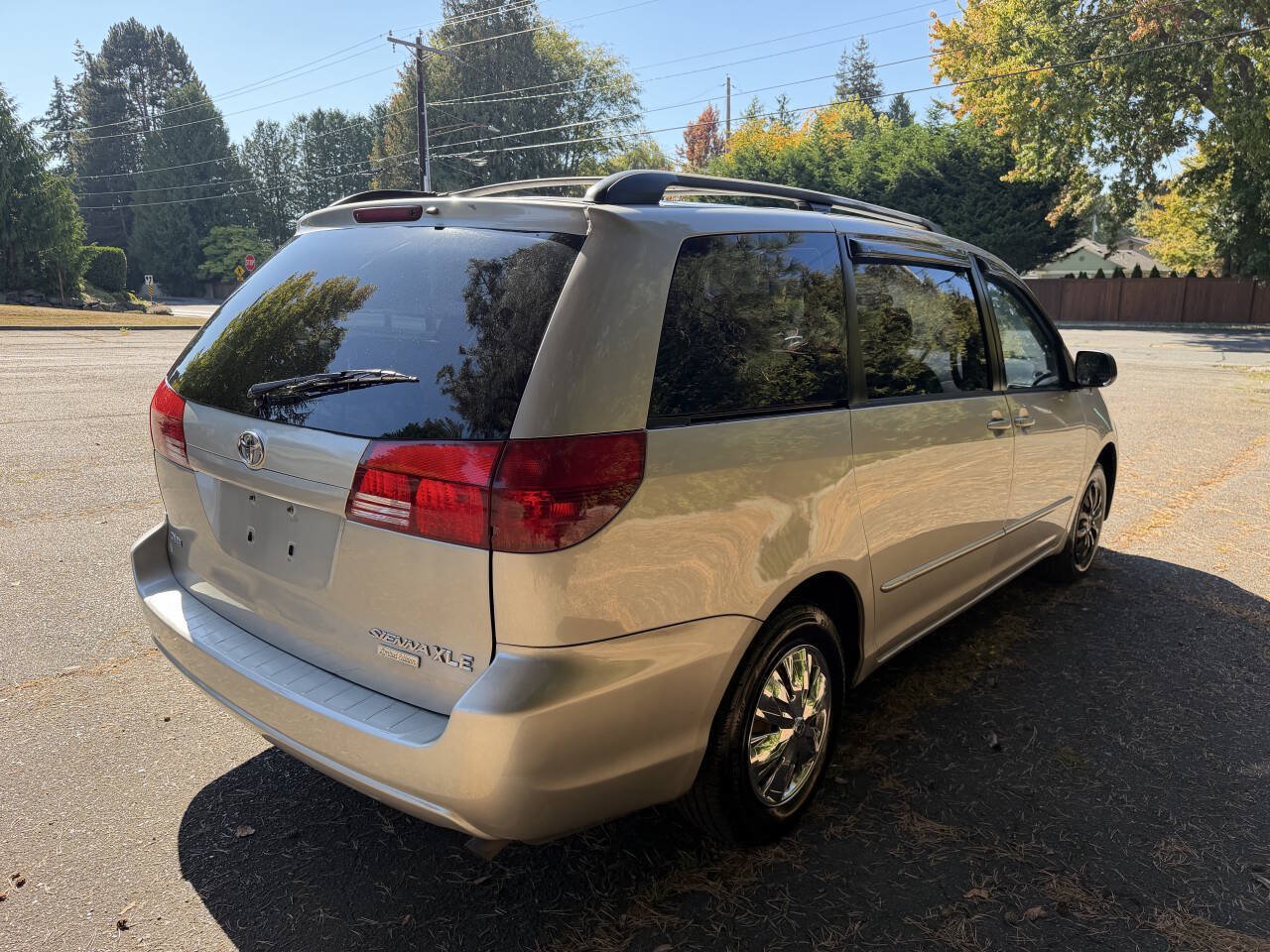 Used 2005 Toyota Sienna CE FWD image 3