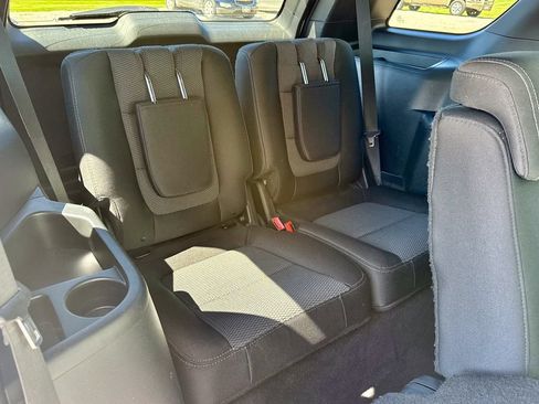 Used 2016 Ford Explorer XLT AWD/4WD image 18