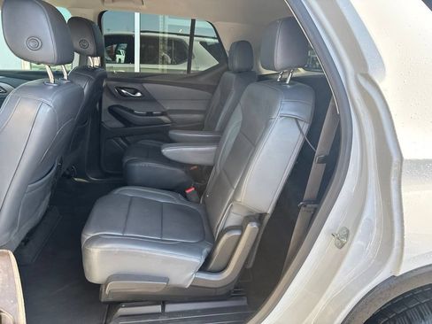 Used 2019 Chevrolet Traverse LT w/ LT Premium Package AWD/4WD image 6