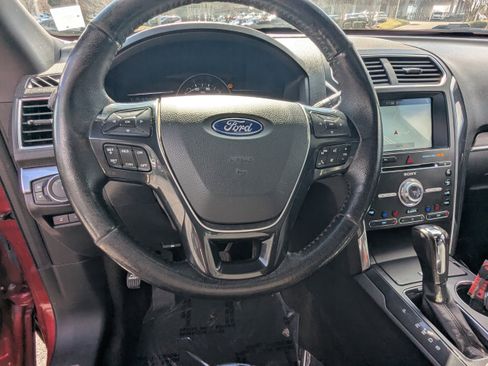 Used 2017 Ford Explorer Limited w/ Class II Trailer Tow Package image 23