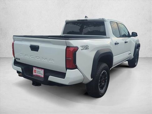 Certified 2025 Toyota Tacoma TRD Off-Road AWD/4WD image 5