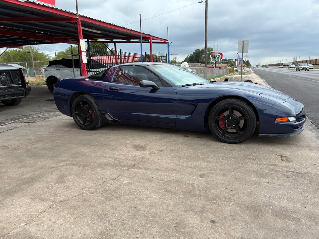 Used 2004 Chevrolet Corvette Coupe w/ Preferred Equipment Group RWD image 35