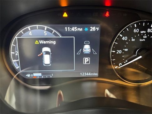 Used 2024 Nissan Kicks SR w/ SR Premium Package image 2