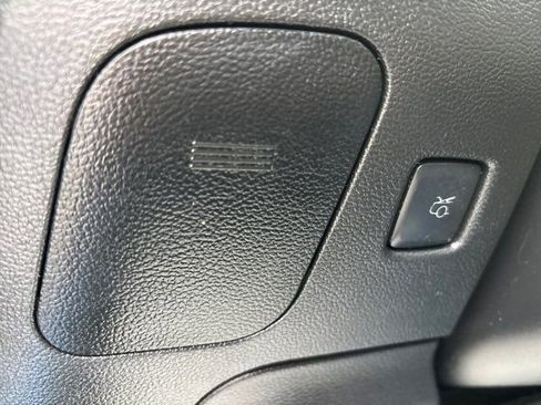 Used 2017 Ford Mustang Coupe image 37