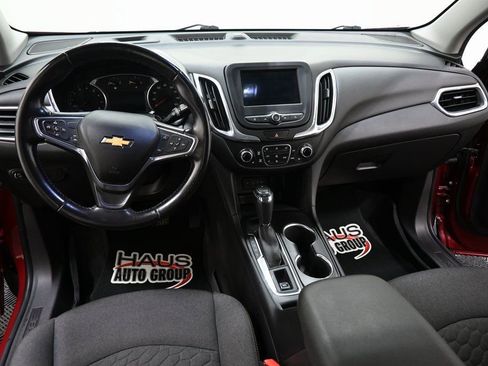Used 2019 Chevrolet Equinox LT w/ Driver Convenience Package image 4