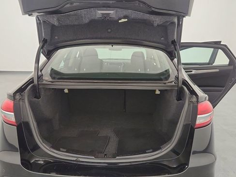Used 2019 Ford Fusion SE FWD image 24