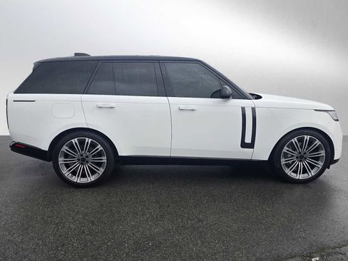 Used 2022 Land Rover Range Rover SE image 6