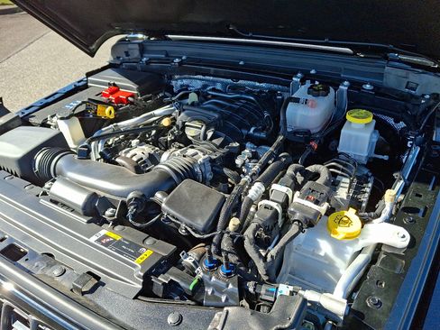 Certified 2024 Jeep Gladiator Sport image 26