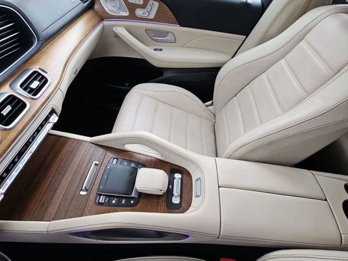 Used 2021 Mercedes-Benz GLS 450 4MATIC image 17