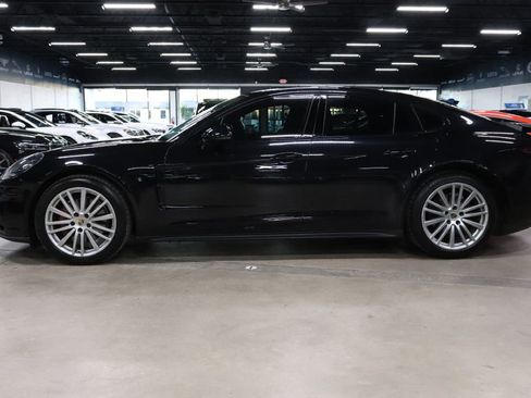 Used 2017 Porsche Panamera 4S image 2