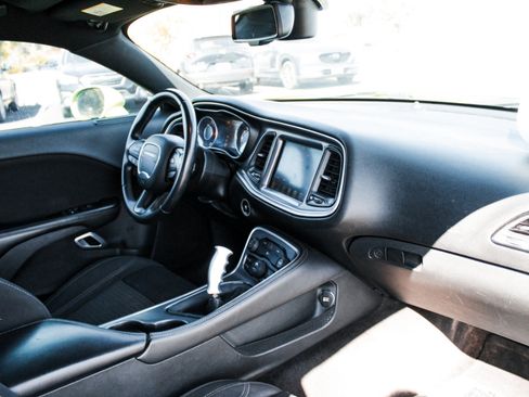 Used 2015 Dodge Challenger R/T w/ Quick Order Package 22B R/T RWD image 24