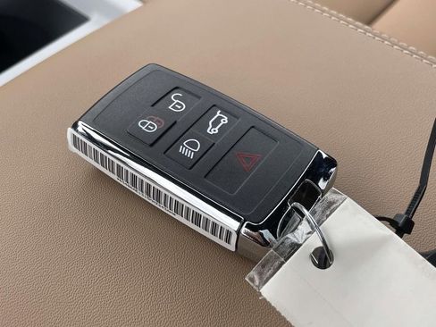 New 2026 Land Rover Defender 110 X-Dynamic SE AWD/4WD image 37