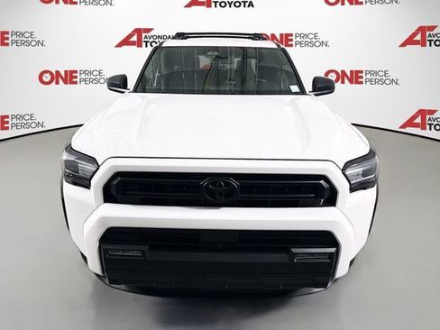 Used 2025 Toyota 4Runner SR5 AWD/4WD image 3
