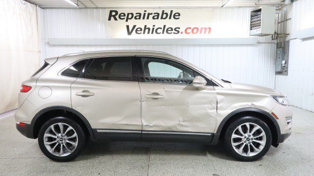 Used 2017 Lincoln MKC Select w/ Select Plus Package AWD/4WD image 4