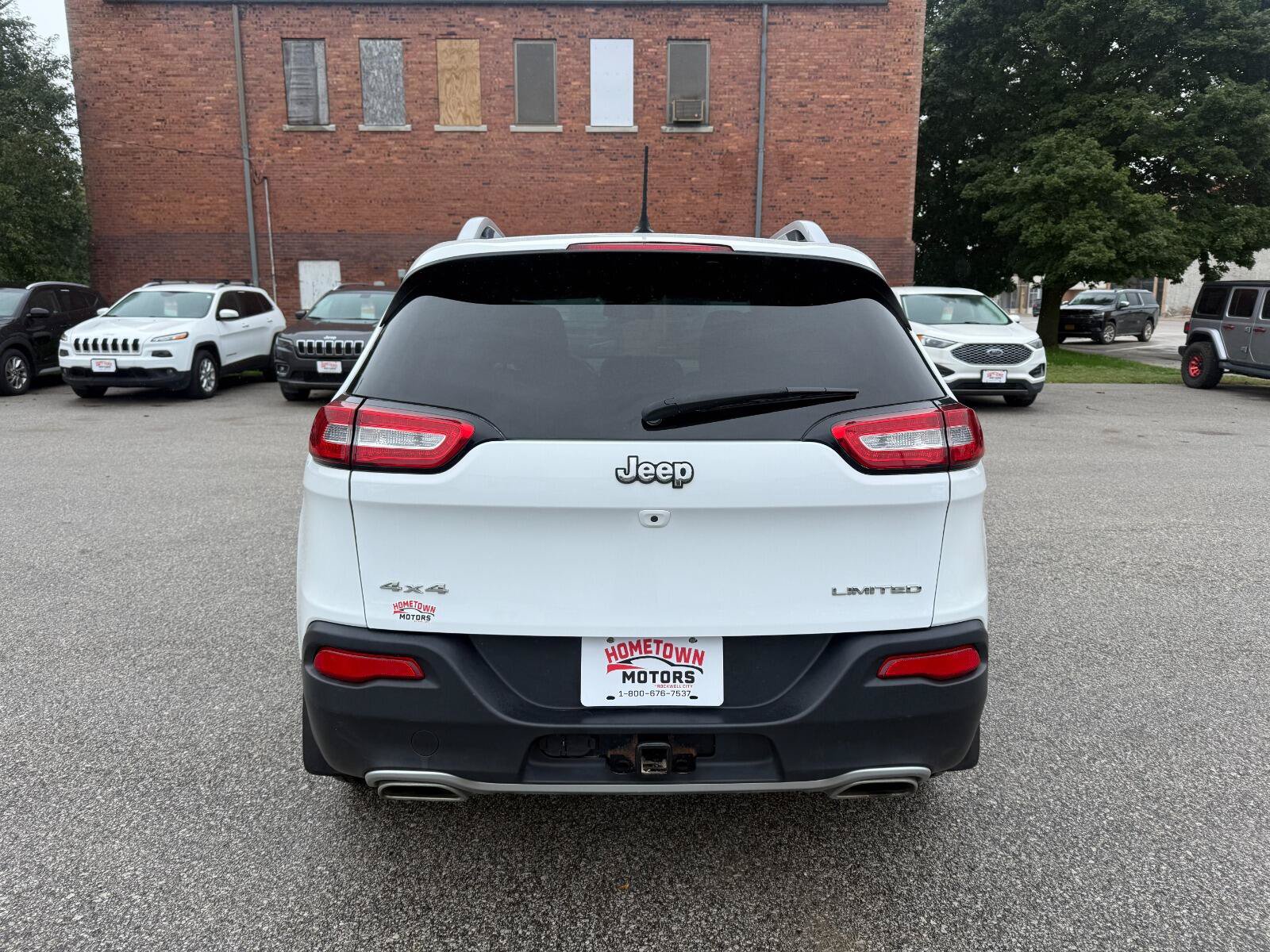 Used 2015 Jeep Cherokee Limited w/ Luxury Group AWD/4WD image 6