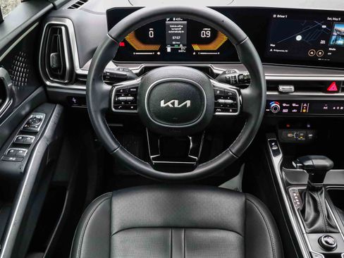 Certified 2025 Kia Sorento S FWD image 16